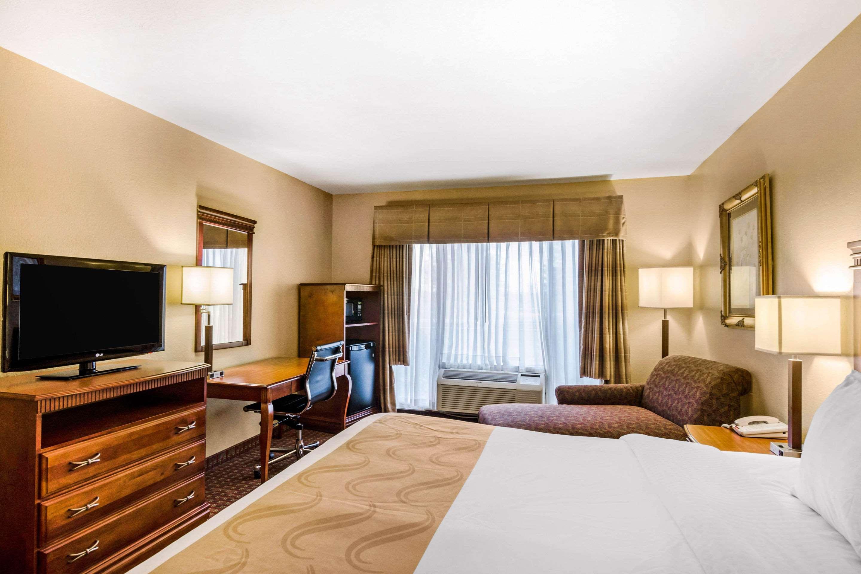 Quality Inn & Suites Картаж Экстерьер фото