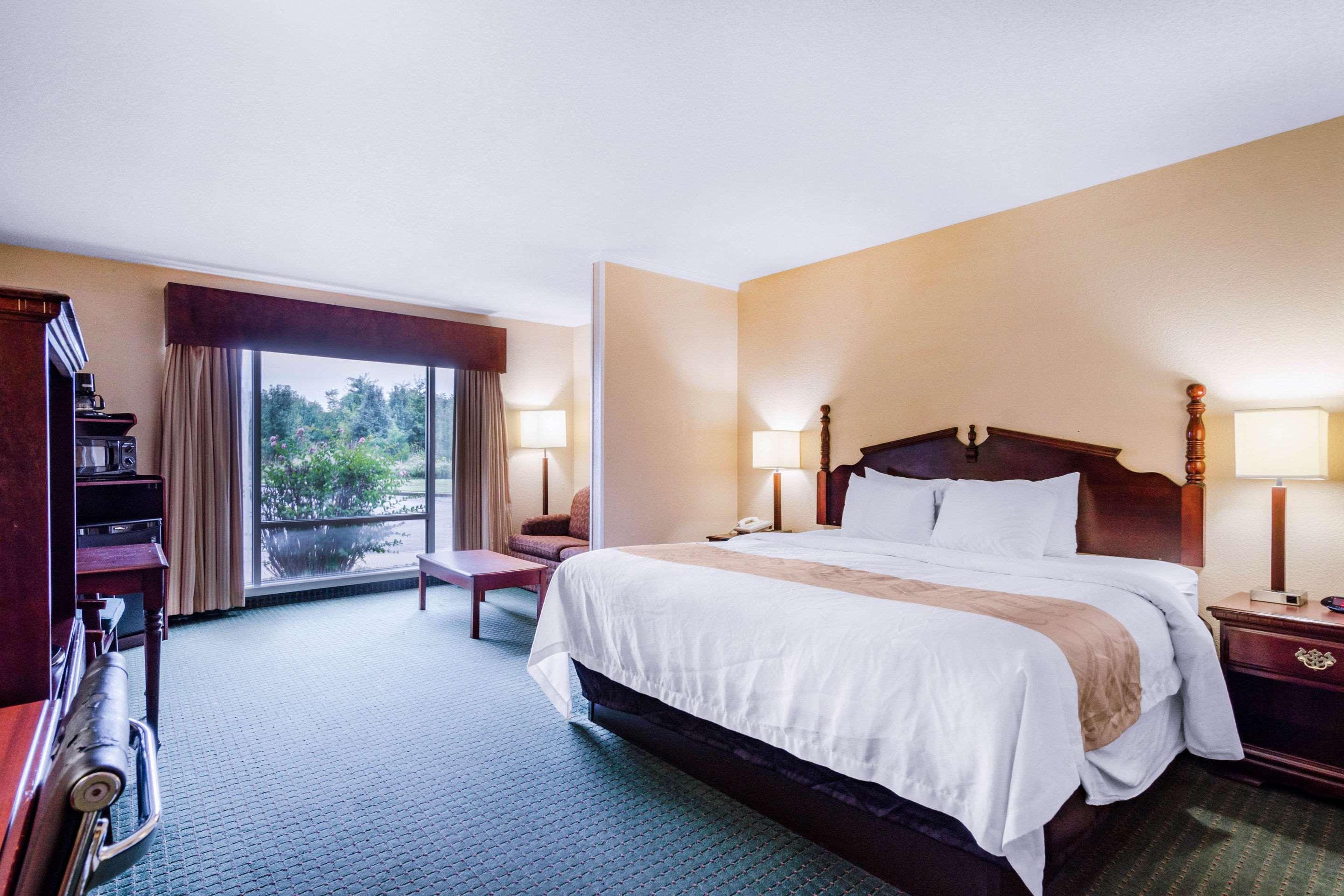 Quality Inn & Suites Картаж Экстерьер фото
