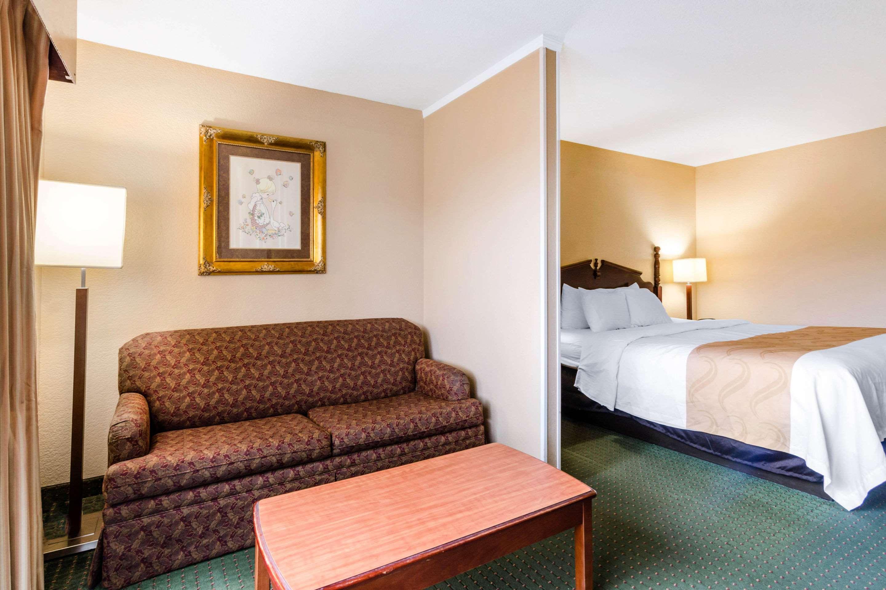 Quality Inn & Suites Картаж Экстерьер фото