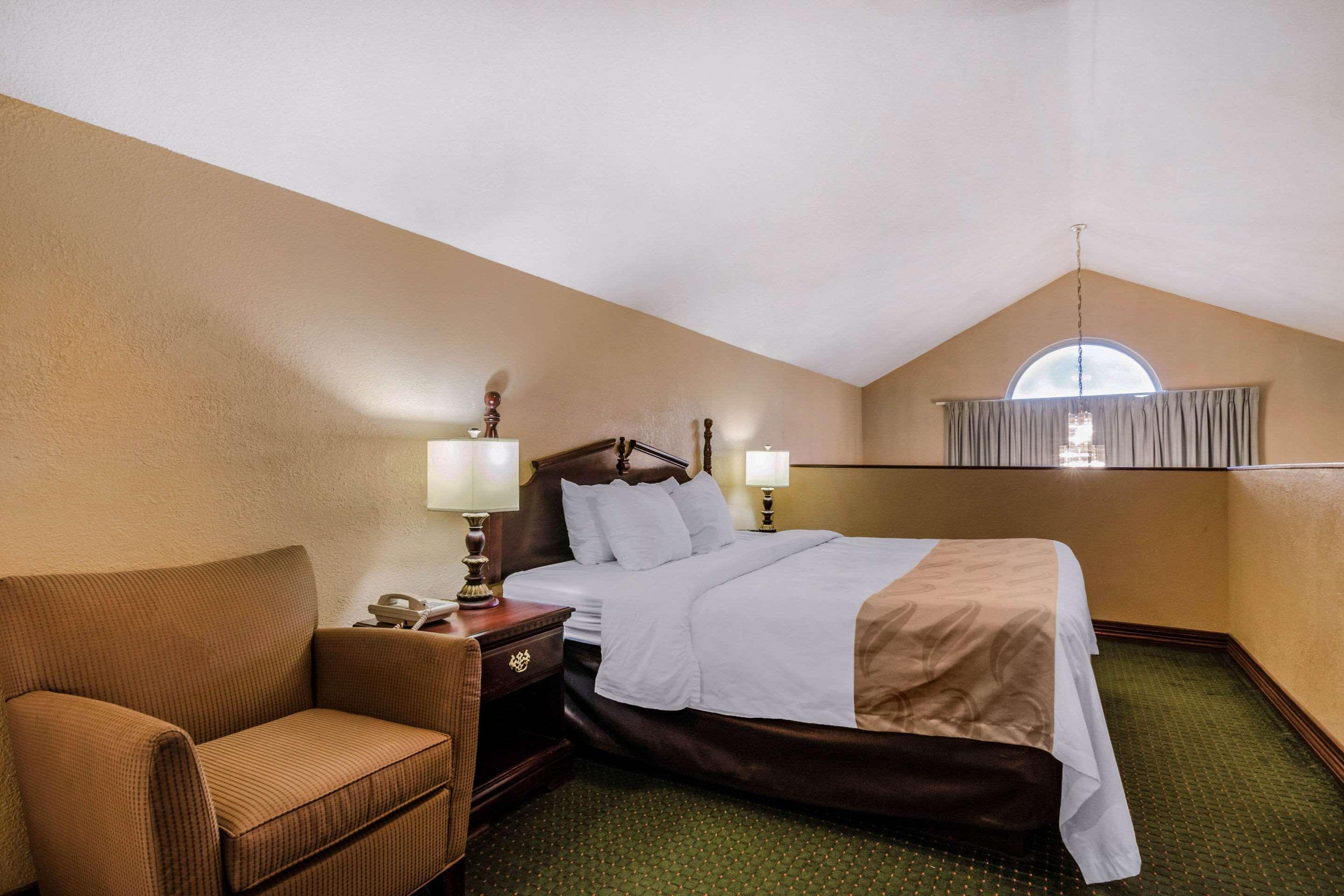 Quality Inn & Suites Картаж Экстерьер фото