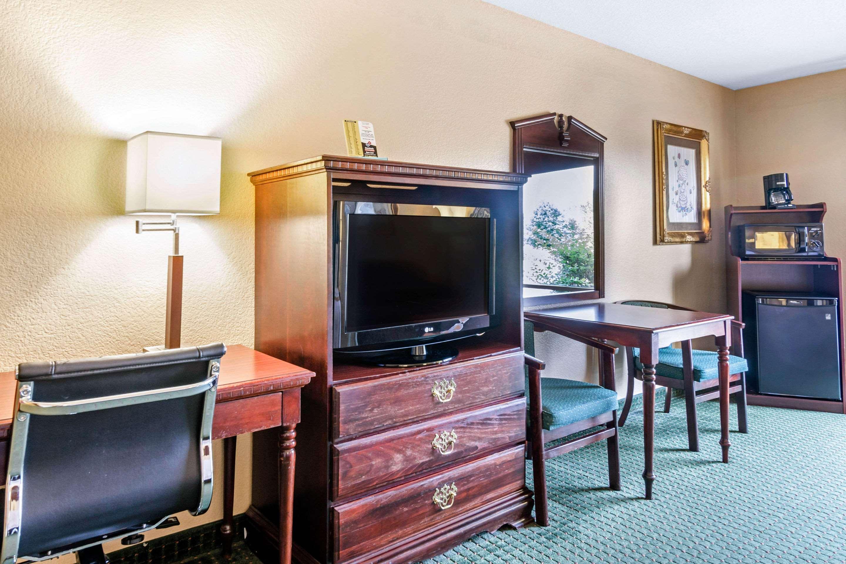 Quality Inn & Suites Картаж Экстерьер фото