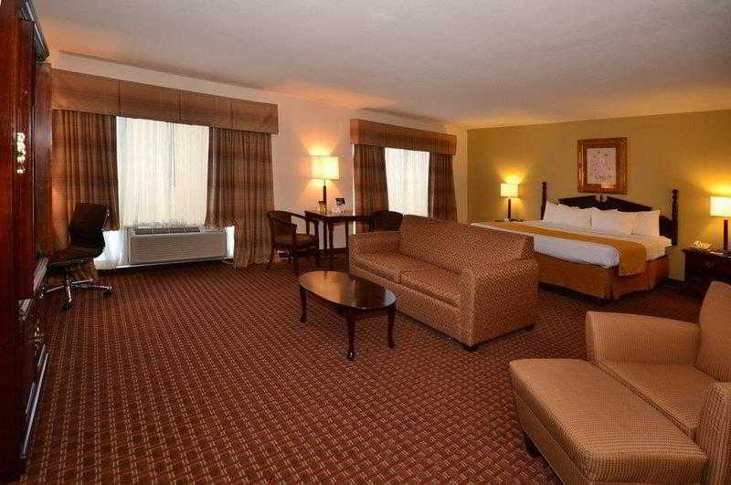Quality Inn & Suites Картаж Экстерьер фото