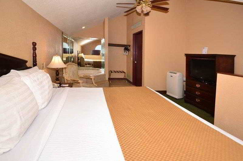 Quality Inn & Suites Картаж Экстерьер фото