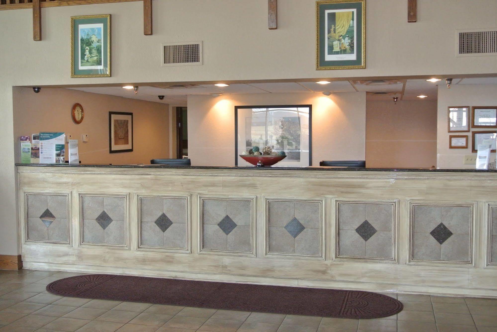 Quality Inn & Suites Картаж Экстерьер фото