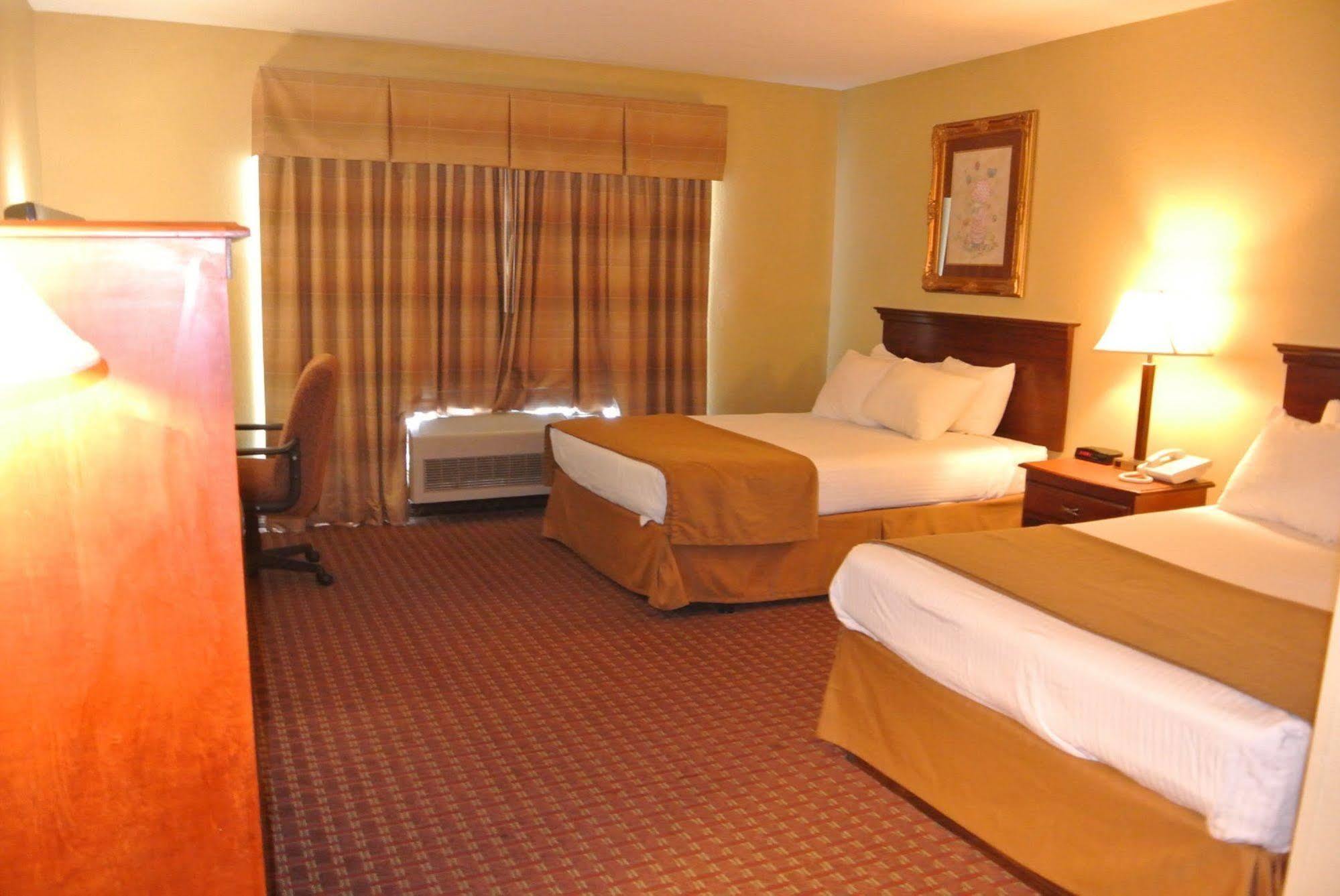 Quality Inn & Suites Картаж Экстерьер фото