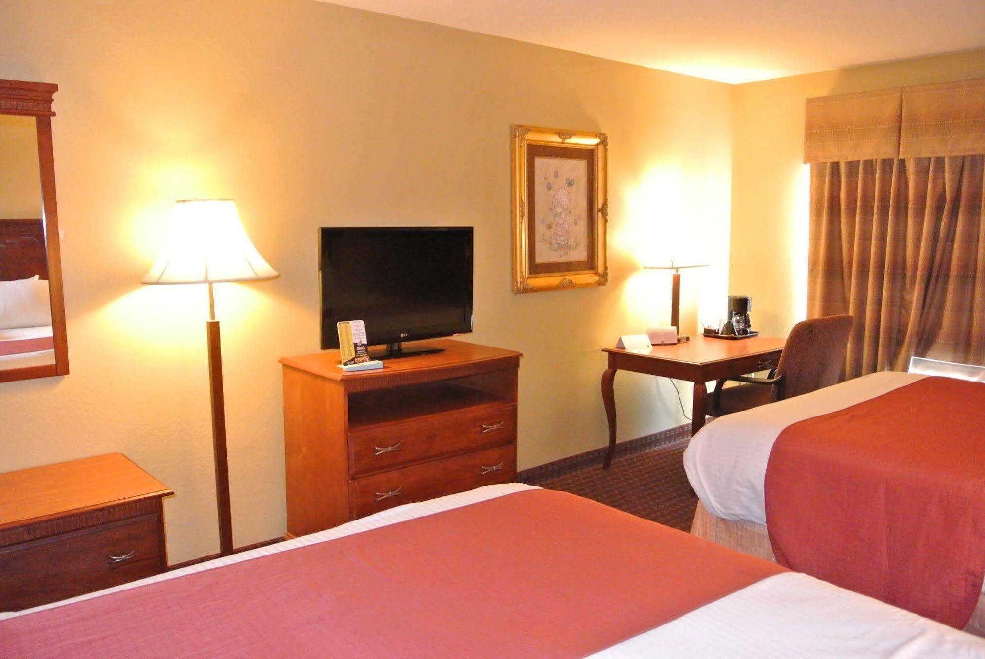 Quality Inn & Suites Картаж Экстерьер фото