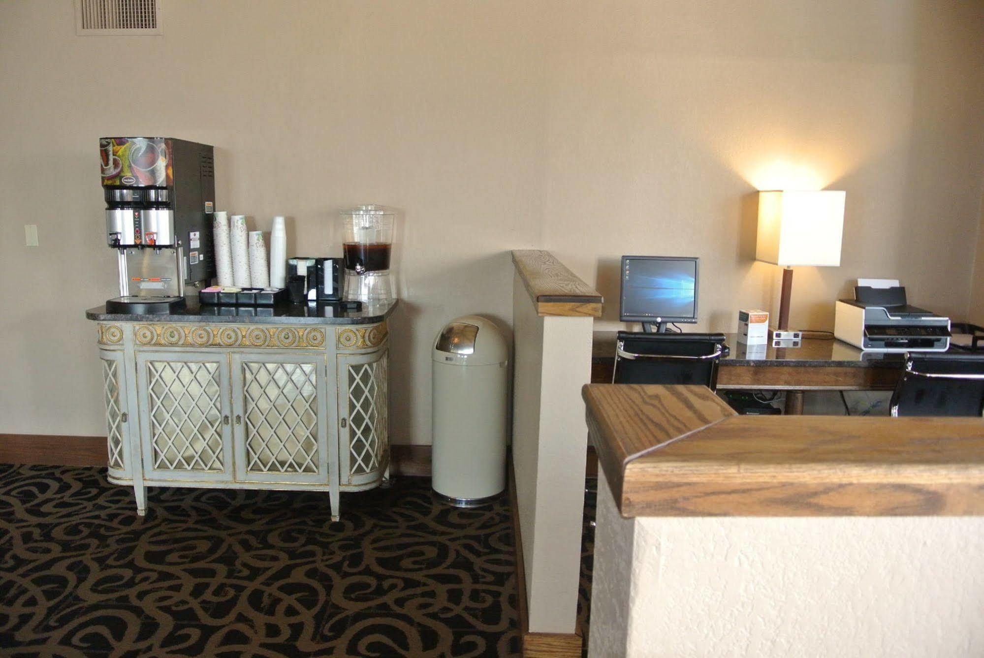 Quality Inn & Suites Картаж Экстерьер фото
